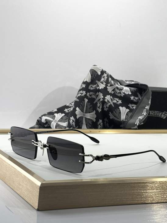 Picture of Chrome Hearts Sunglasses _SKUfw75976541fw